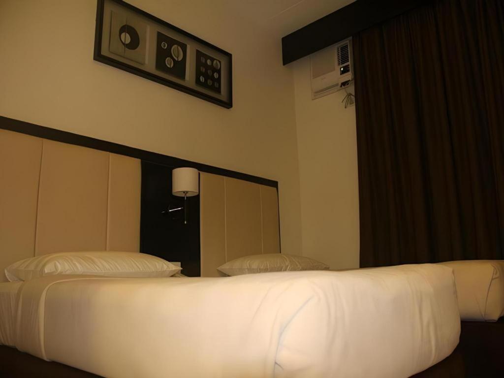 Manhattan Hotel
