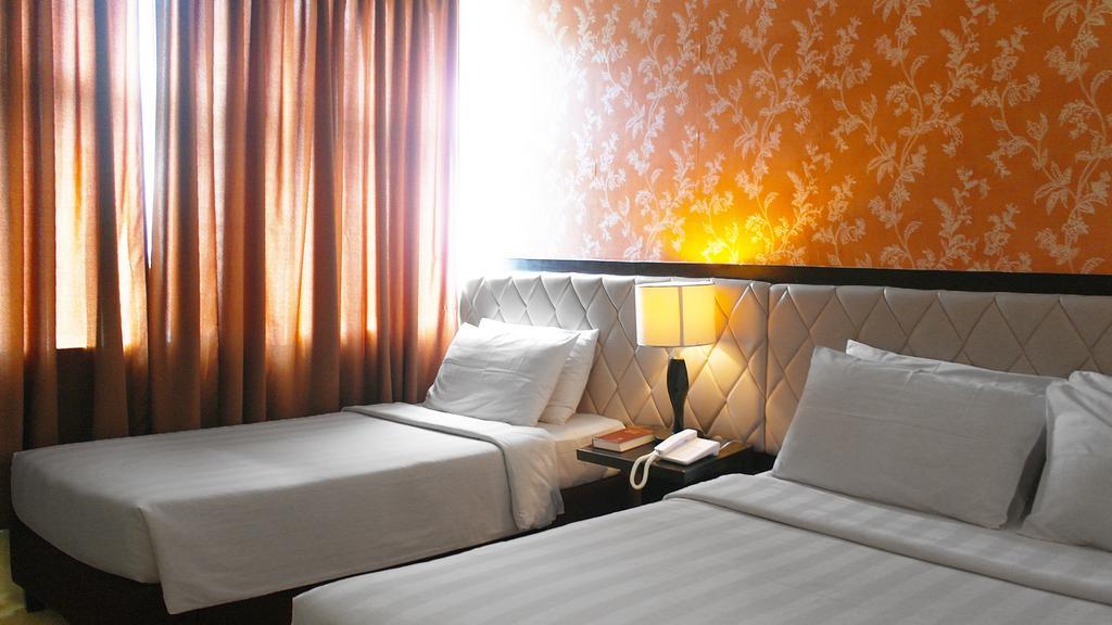 Manhattan 3*