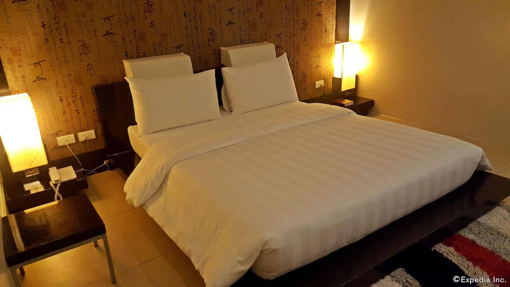 Manhattan Hotel Dumaguete City