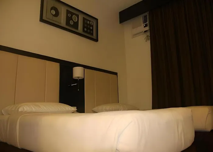 Manhattan Suites Inn