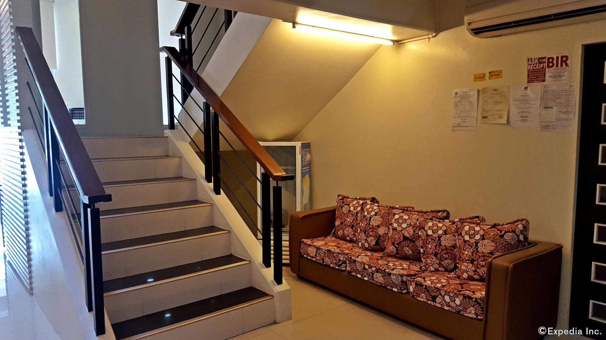Manhattan Hotel 3*